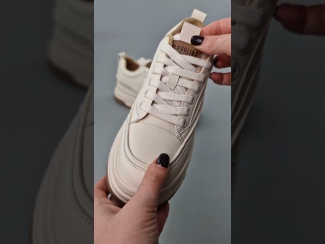 Чоботи жіночі шкіряні байка хутро 592641 Чорний Кеди жіночі шкіряні 589521 Молочні