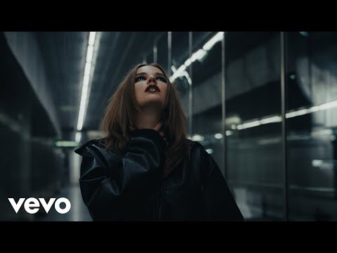 Julia Meladin - Treibsand (Offizielles Video)