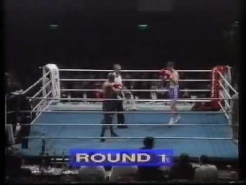 Steven Deane v Stuart Kilgour - Thai Boxing Round 1