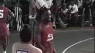Gilbert Arenas at the Goodman League (raw footage)