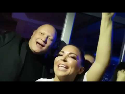 Neda Ukraden s porodicom i prijateljima na Čolinom koncertu