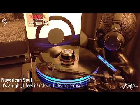 Mood II Swing in E's homebooth