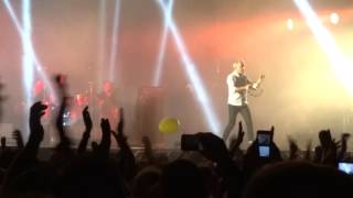 LOUISE ATTAQUE "Anomalie"  en concert au festival Beauregard