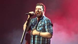 Chris Young - Christmas (Baby Please Come Home) - Wilkes Barre PA 12/3/16