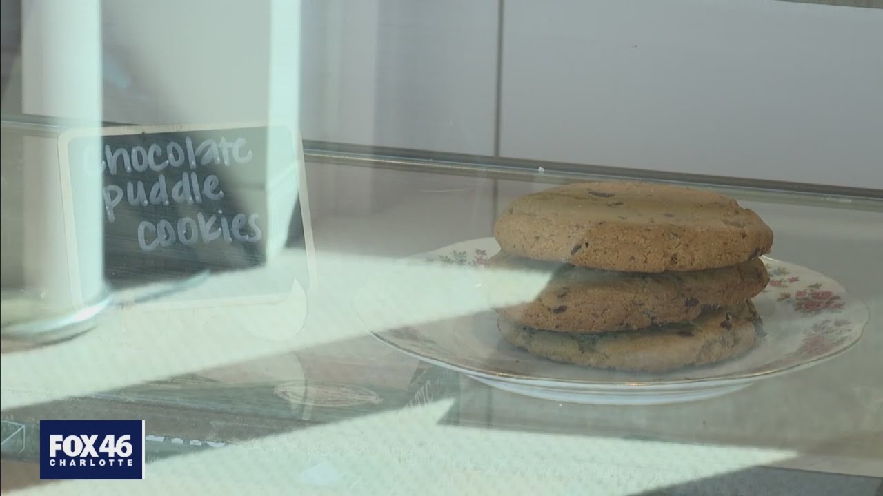 The Batchmaker: Pies fly off shelves at local bakery on Thanksgiving Eve