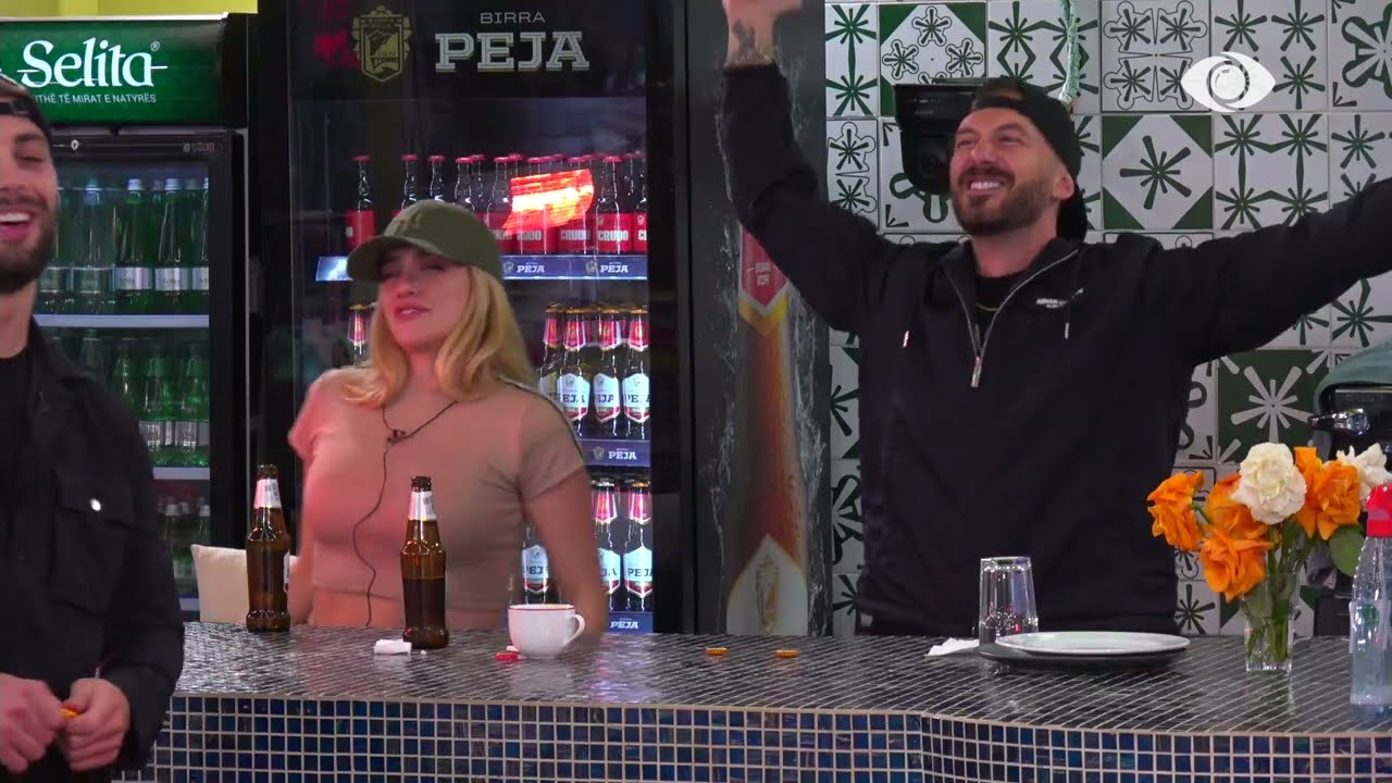 Gati?/ Energji shpërthyese në shtëpi, Romeo kërcen dhe këndon