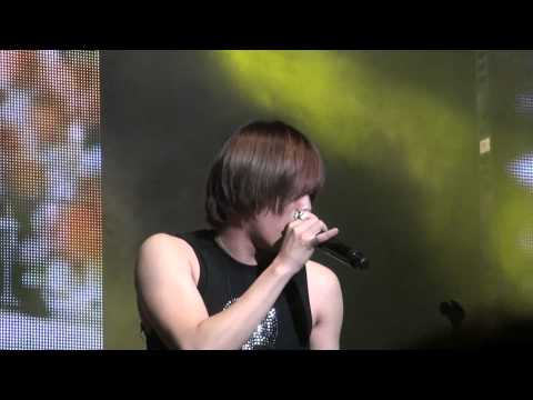 2010 11 27 FTIsland Beautiful Journey Concert-Love Love Love (사랑사랑사랑)