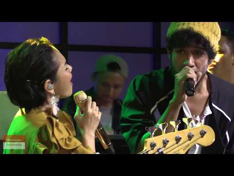 Andien ft. Teddy Adhitya - Menjelma @ Album Showcase METAMORFOSA [HD]