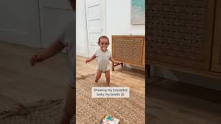 Download lagu Showing My Breastfeeding Baby My B00bs 😅 #shorts mp3
