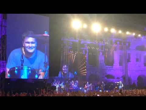 Foo Fighters, Pula, Fan Richard from Manchester plays drums!