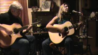 Terri Hendrix performs &quot;Gravity&quot;