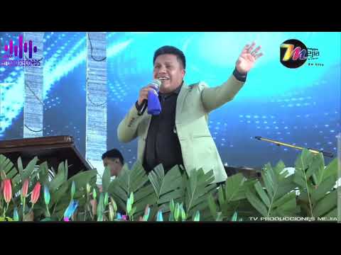 Gustavo Gómez and his group Presence of God 😭🕊️