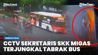 Download lagu Kronologi Lengkap! Momen Sepeda Pejabat SKK Migas Tabrak Bus TransJakarta mp3 Download lagu Kronologi Lengkap! Momen Sepeda Pejabat SKK Migas Tabrak Bus TransJakarta mp3