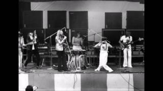 Can Blue Men sing the Whites? Bonzo Dog