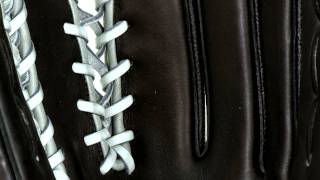 Video thumbnail: Wilson A2000 SuperSkin Series: BBOT6SS