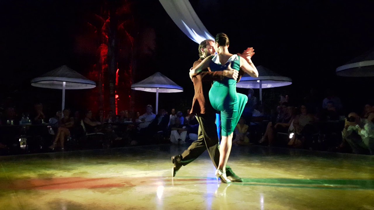 Esibizione di Gianpiero Galdi e Maria Filali in La Tupungatina di Pugliese al White Angel