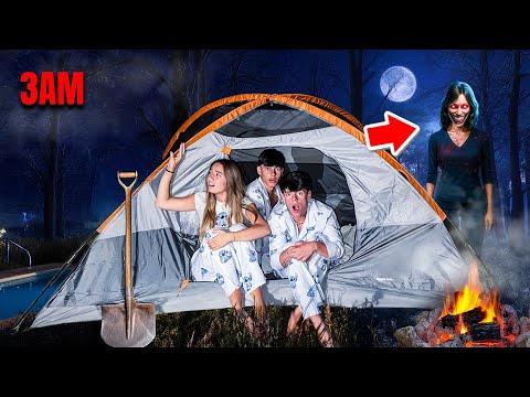 UNA PERSONA MISTERIOSA CI SPAVENTA MENTRE DORMIAMO IN TENDA ALLE 3 DI NOTTE! *scherzo?*