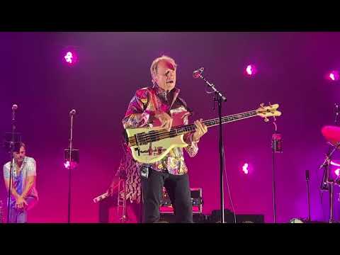 Mark King Level 42 incredible Love Games bass solo, Wolverhampton Civic 8th Oct 2023