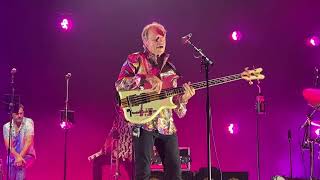 Download lagu Mark King Level 42 incredible Love Games bass solo, Wolverhampton Civic 8th Oct 2023 mp3