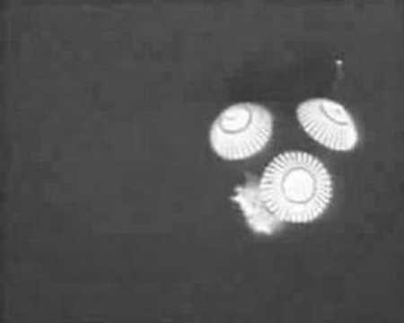 Under Byen - det er mig der holder traeerne sammen