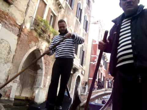 con el gondolero venecianoo