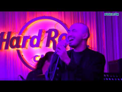 Kaer Nyanyi IZINKAN KU PERGI di Showcase Amylea x Kaer - Hard Rock Cafe