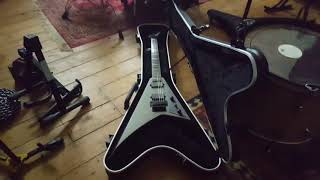 Video thumbnail for JACKSON RANDY RHOADS PRO RRMG EMG INDONESIA GUITAR VIDEO UP CLOSE REVIEW by Essex Recording Studios