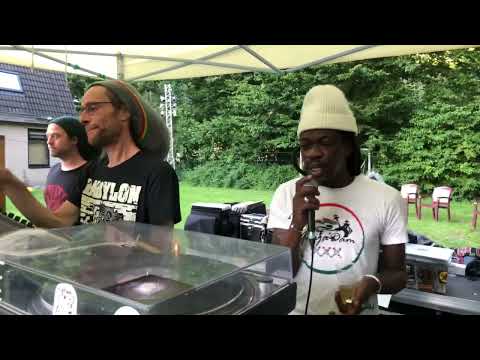 Tjotjo Soundsystem ft priti pangi  - You Wrong (king general) & Dubwise @ outdoor session ''100722