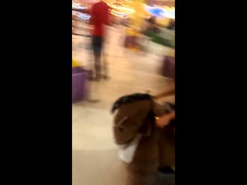 MC jelzinho e MC golf da baixada música nova menina