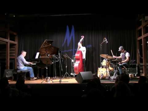 Lorenzo Tucci “Sparkle“ Trio meets Daniele Scannapieco - Catania Jazz 7 febbraio 2017 - MA