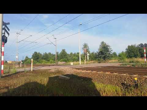 EP09-001 z pociągiem IC Siemiradzki.