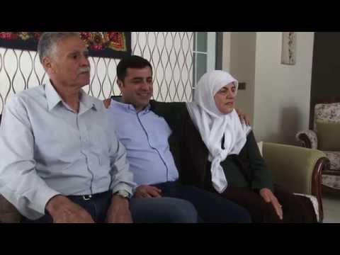 Renkli Görüntüler: Selahattin Demirtaş Ailesiyle