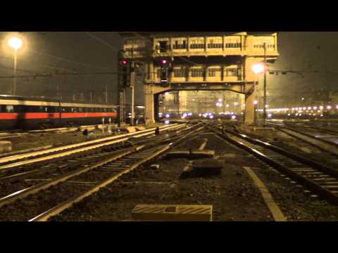 STAZIONE DI MILANO CENTRALE IN NOTTURNA - THE CENTRAL STATION OF MILAN AT NIGHT.