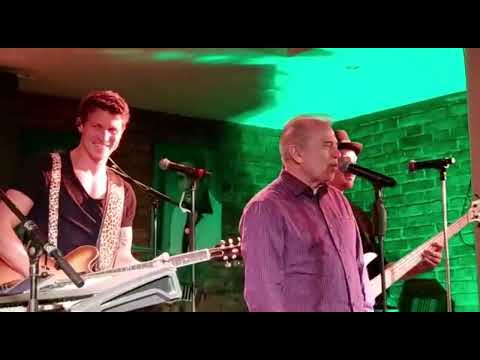 Cagey Strings 2022 mit Günther Sigl im MCA