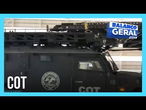 Agentes da Polícia Federal fazem treinamento no aeroporto de Viracopos