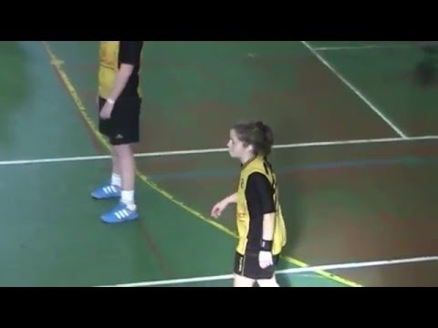 Andebol: Catarina Ventura (AC Lusitanos) marca de 7 metros ao FC Infesta