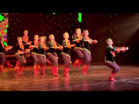 Средний состав ансамбля народного танца "Кружева" - Башкирский танец "Уксы Катын Кыз"