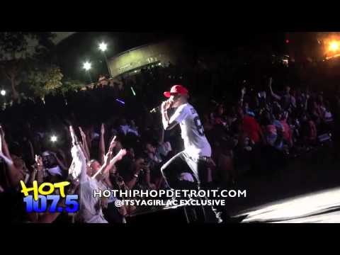 Fans Attack! Big Sean & Fans Go Dumb At Summer Jamz 15