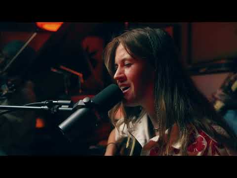 Georgia Parker - Caroline (Live)