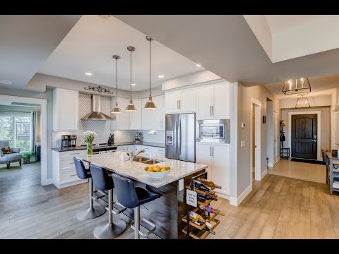 2160 Upper Sundance Dr  // Luxury Townhouse