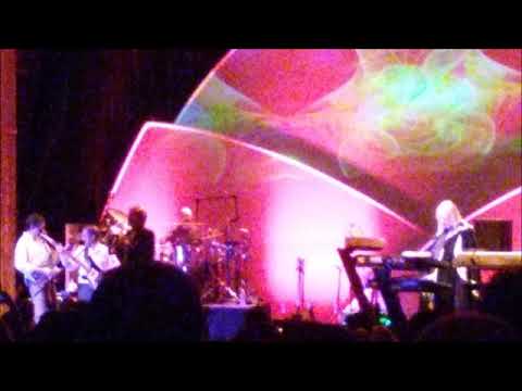 Yes Interviews: 6/29/11 - Access Hollywood interview with Chris Squire and Geoff Downes