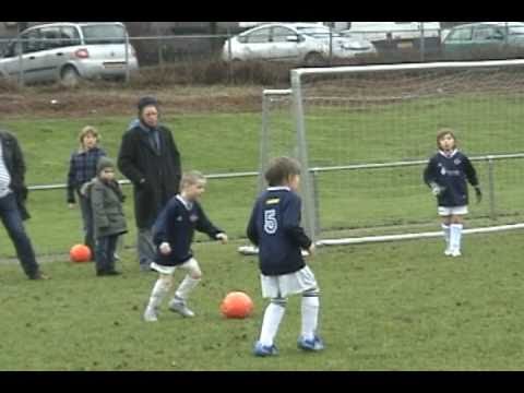 Eerste Wedstrijd Voetbalclub Jekerdal F8 tegen Leonidas