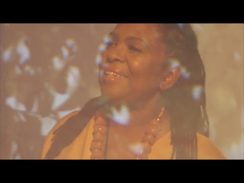 Ruthie Foster - Don't Want To Give Up On You (Official Video)