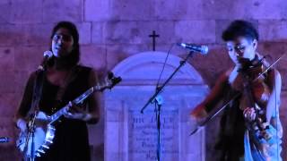 LEYLA MCCALLA @ St Gilles : 2/8 - Mesi Bondye