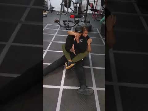Lzm_sensei stopping an attempted choke