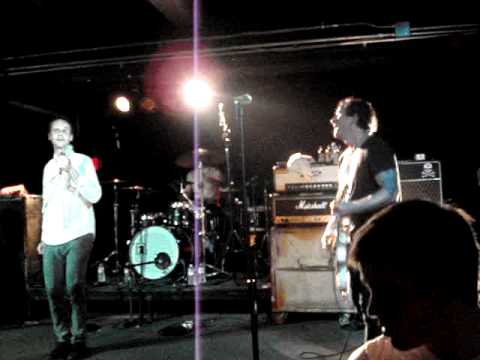 Bouncing Souls covering Hot Water Music's Wayfarer. Live @ Black Cat, D.C.