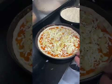The best Hawaiian pizza preparation