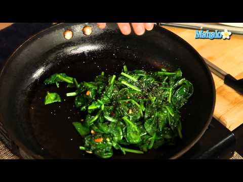 How to Make Wilted Spinach with Pine Nuts
