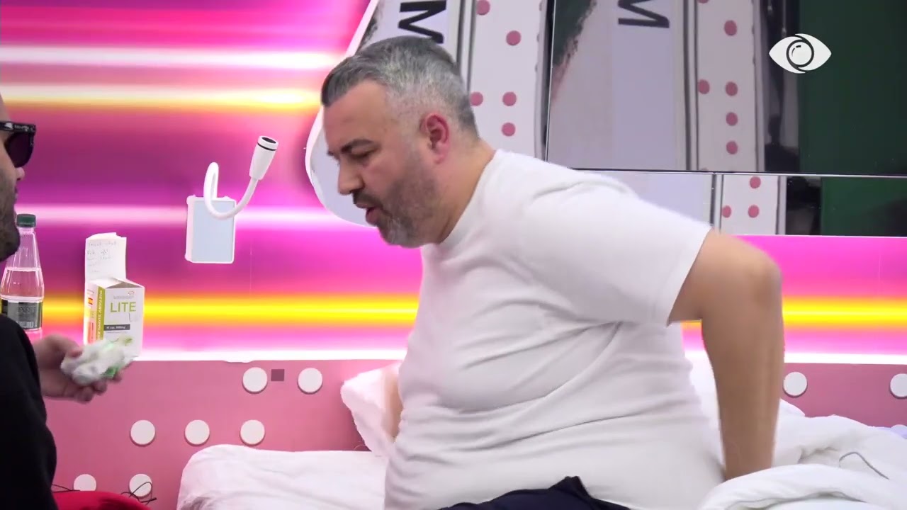 Babi juaj Rogerti ju do fortë/ Rogerti i drejtohet Mal dhe Stenaldos