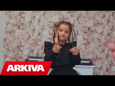 Aurela Makolli - Love you family (Official Video HD)